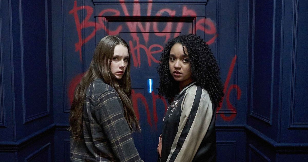 Questa serie horror rende reale il trend più inquietante di internet Questa serie horror rende reale il trend più inquietante di internet