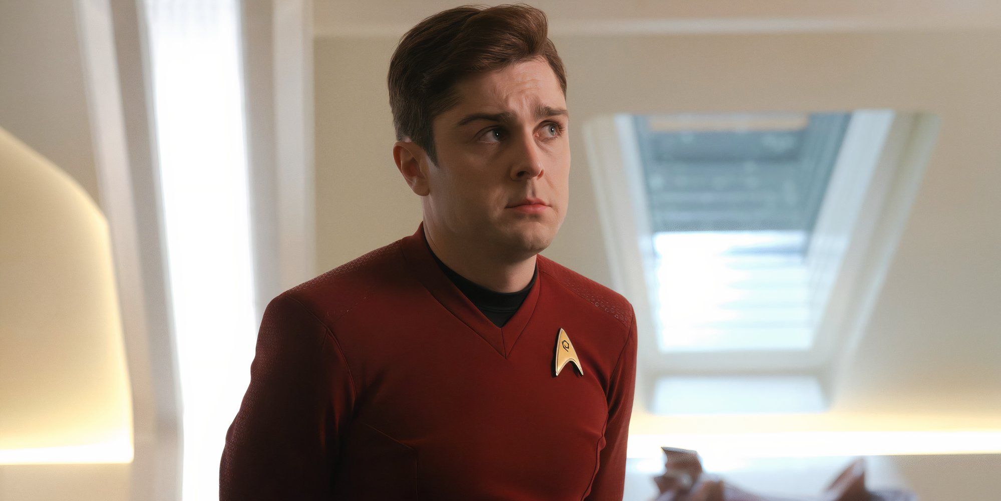 Lt. Ortegas dimostra le sue abilità ingegneristiche in Star Trek: Strange New Worlds Lt. Ortegas dimostra le sue abilità ingegneristiche in Star Trek: Strange New Worlds