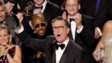Stephen Colbert vince l’Emmy e dimostra perché il programma non doveva essere cancellato