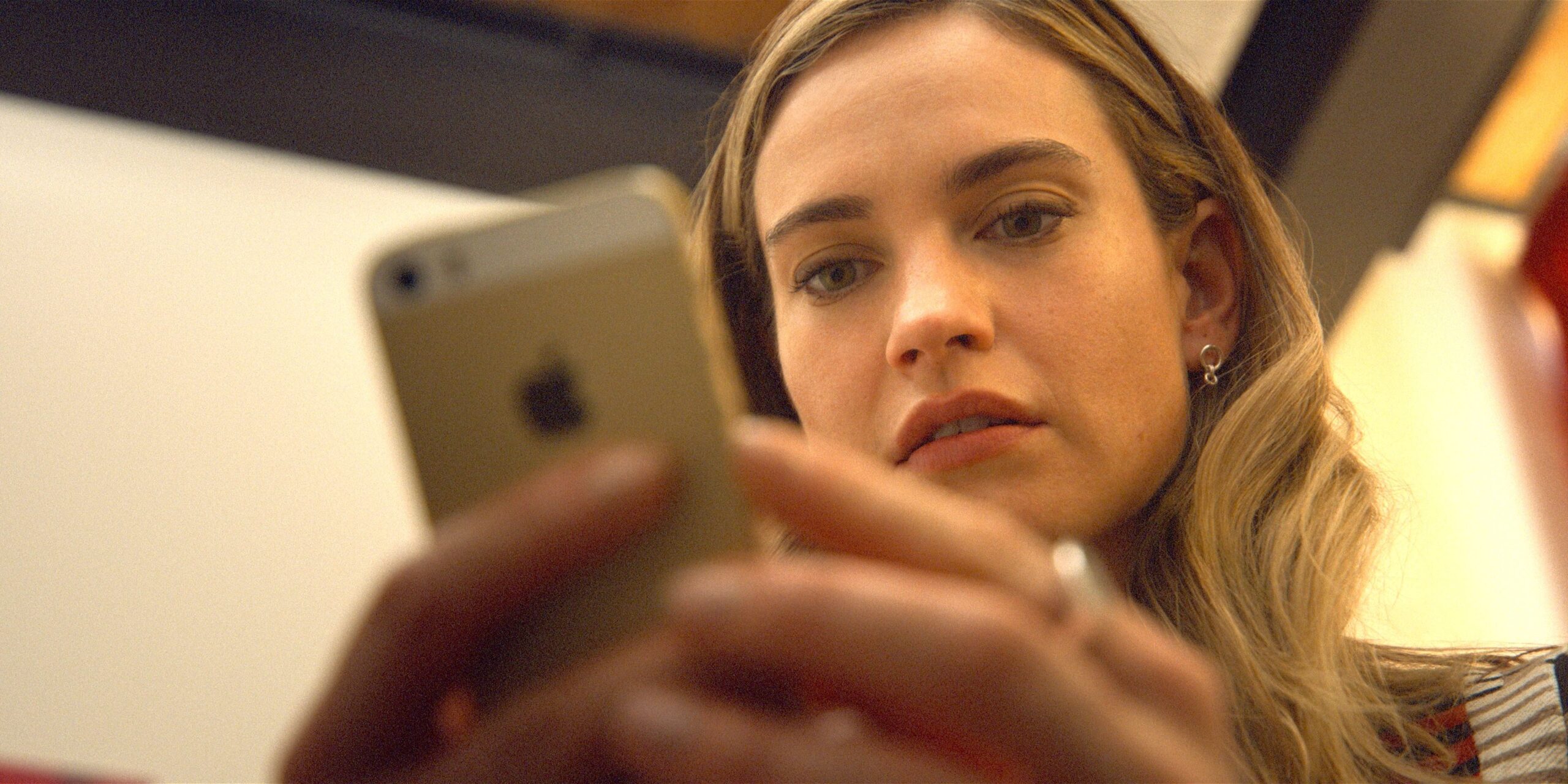 Swiped recensione: il biopic su bumble che intrattiene senza approfondire