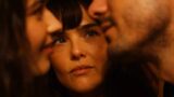 La recensione di threesome: zoey deutch ridona vita a una commedia romantica poco incisiva