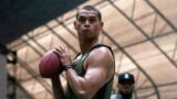 Perché why him sceglie una lega di football fittizia invece dell’nfl