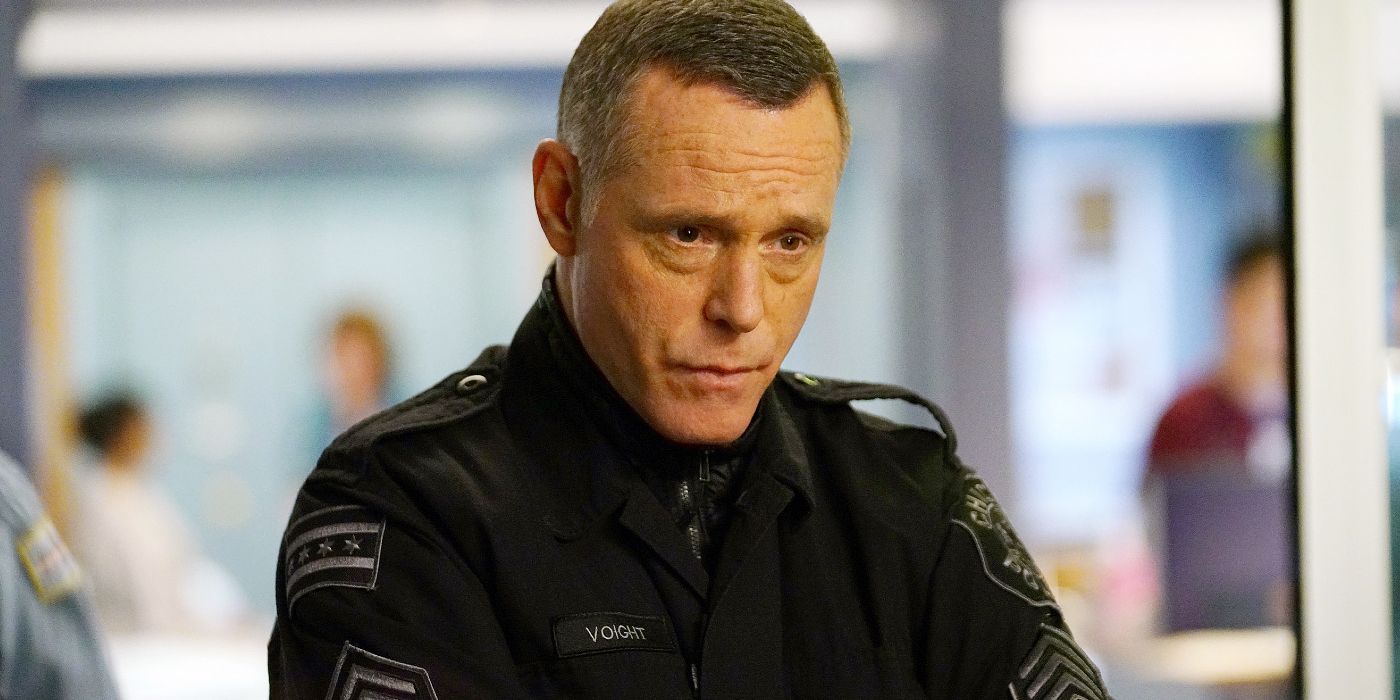 voight torna in grande stile nella stagione 13 di chicago pd