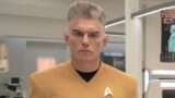 Capitan pike e il suo strano hair vulcaniano in star trek: strange new worlds