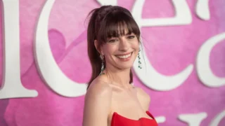 Anne Hathaway e Adam Driver nel film Alone at Dawn di Ron Howard