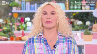 Antonella Clerici in diretta senza forze: il motivo che preoccupa il pubblico