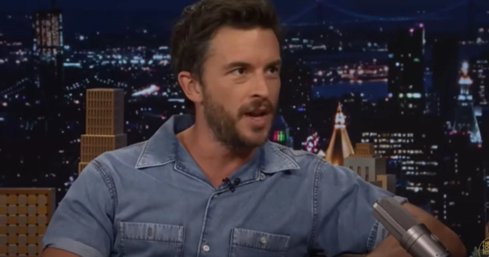 Jonathan Bailey risponde alle voci su un possibile addio alla recitazione