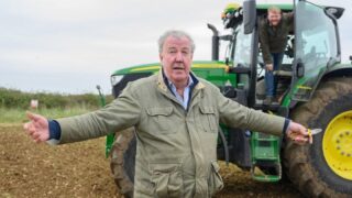Jeremy clarkson avverte sui rischi di una possibile stagione 5 di clarkson’s farm