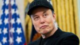 Elon musk consiglia di disdire l’abbonamento a netflix per un  cartone animato