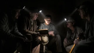 Fine del film the deep dark spiegata