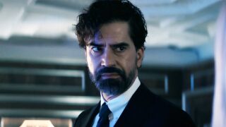 Hamish linklater: i due volti di father paul in gen v e midnight mass