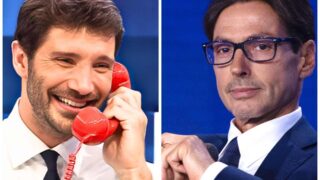 De Martino stoccata a Berlusconi: la nuova battuta in diretta su Affari Tuoi