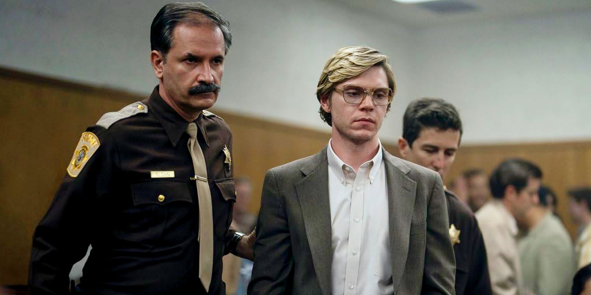 Monster season 3: come la storia di ed gein su netflix evita le polemiche passate