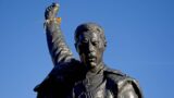 Statue di musicisti famosi: da freddie mercury a tina turner