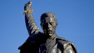 Statue di musicisti famosi: da freddie mercury a tina turner
