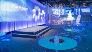 Mediaset ferma il programma, il conduttore storico parla dopo lo stop