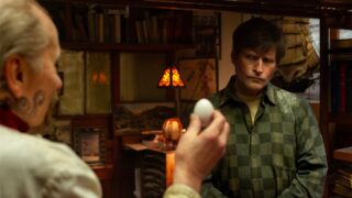 Mr. k: la commedia nera inquietante di crispin glover che delude le aspettative