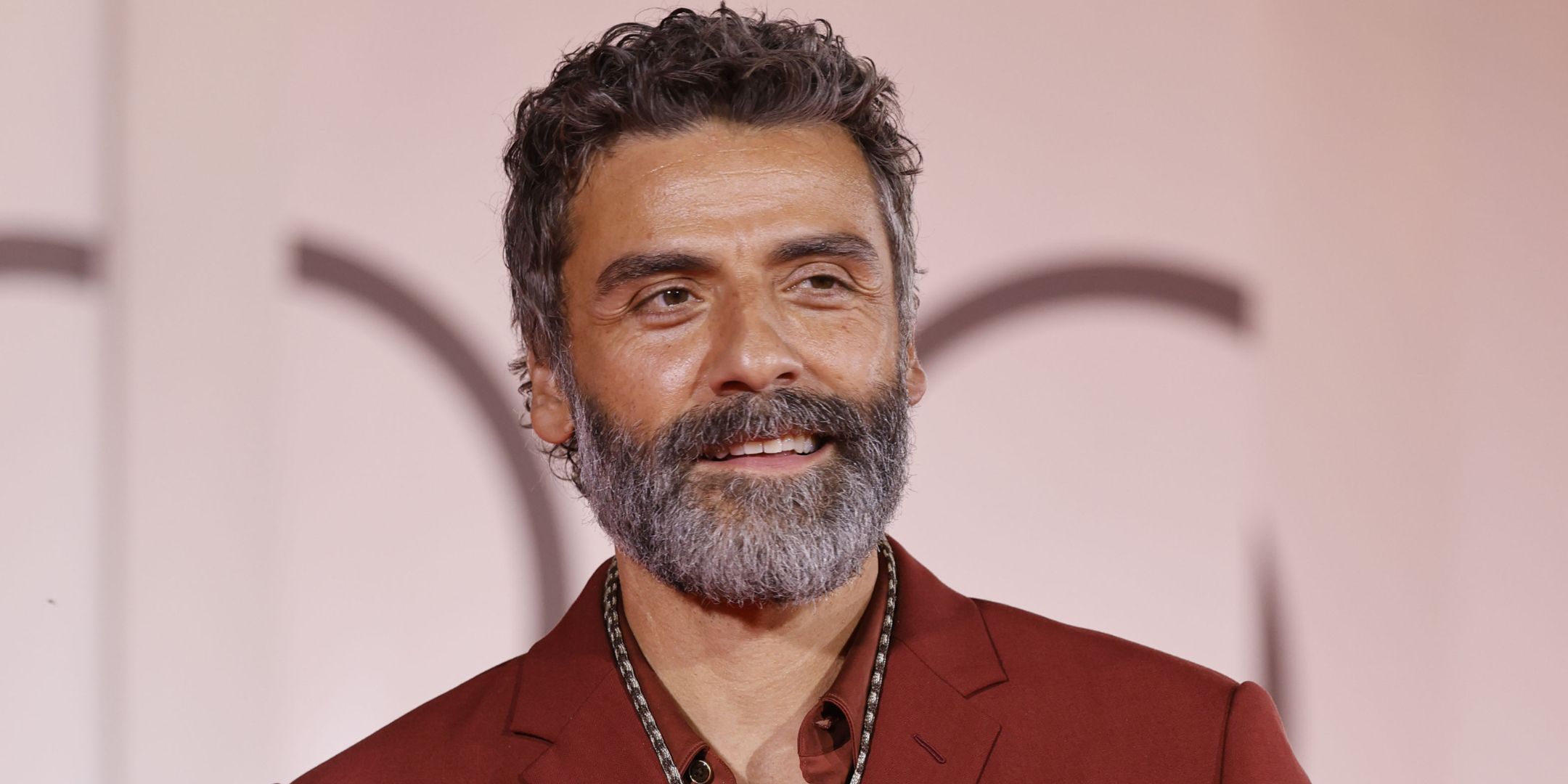 Oscar Isaac racconta la sua divertente esperienza con Guillermo Del Toro su Frankenstein