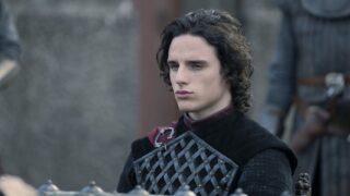 A knight of the seven kingdoms cambia l’apertura iconica di got