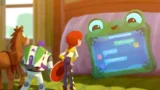 Toy story 5 scopri la crisi esistenziale dei giocattoli nell era tech