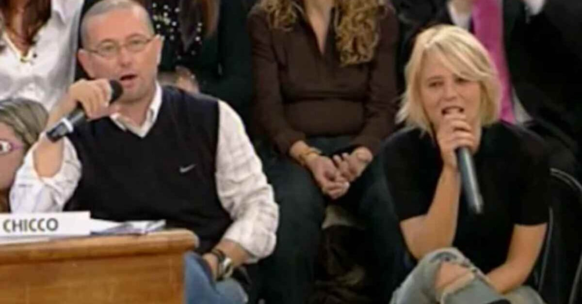 Che fine ha fatto chicco sfondrini il braccio destro di maria de filippi ad amici