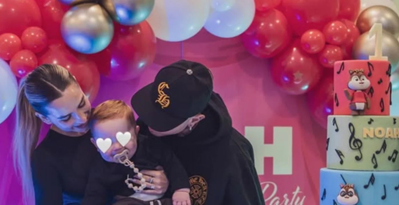 noah festeggia il primo anno con lazza e greta sui social da Jumptheshark.it noah festeggia il primo anno con lazza e greta sui social