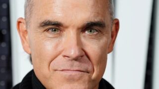 Perdita della vista causata da farmaco Robbie Williams condivide la sua esperienza