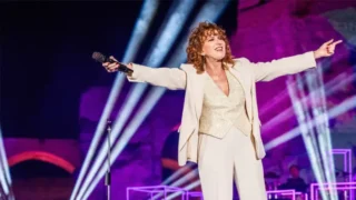 Fiorella mannoia cambia il finale di quello che le donne non dicono enrico ruggeri sbotta