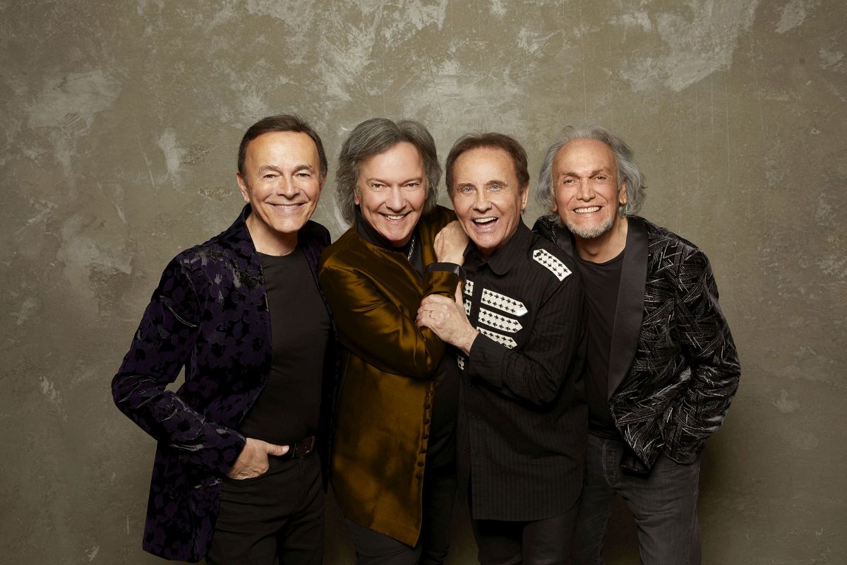 Verissimo ospiti 29 e 30 novembre: Mario Lavezzi omaggia Ornella Vanoni, i Pooh e Diego Dalla Palma Verissimo ospiti 29 e 30 novembre: Mario Lavezzi omaggia Ornella Vanoni, i Pooh e Diego Dalla Palma