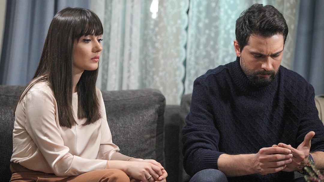 Forbidden fruit anticipazioni dal 17 al 21 novembre 2025 Alihan cerca perdono da Zeynep Forbidden fruit anticipazioni dal 17 al 21 novembre 2025 Alihan cerca perdono da Zeynep