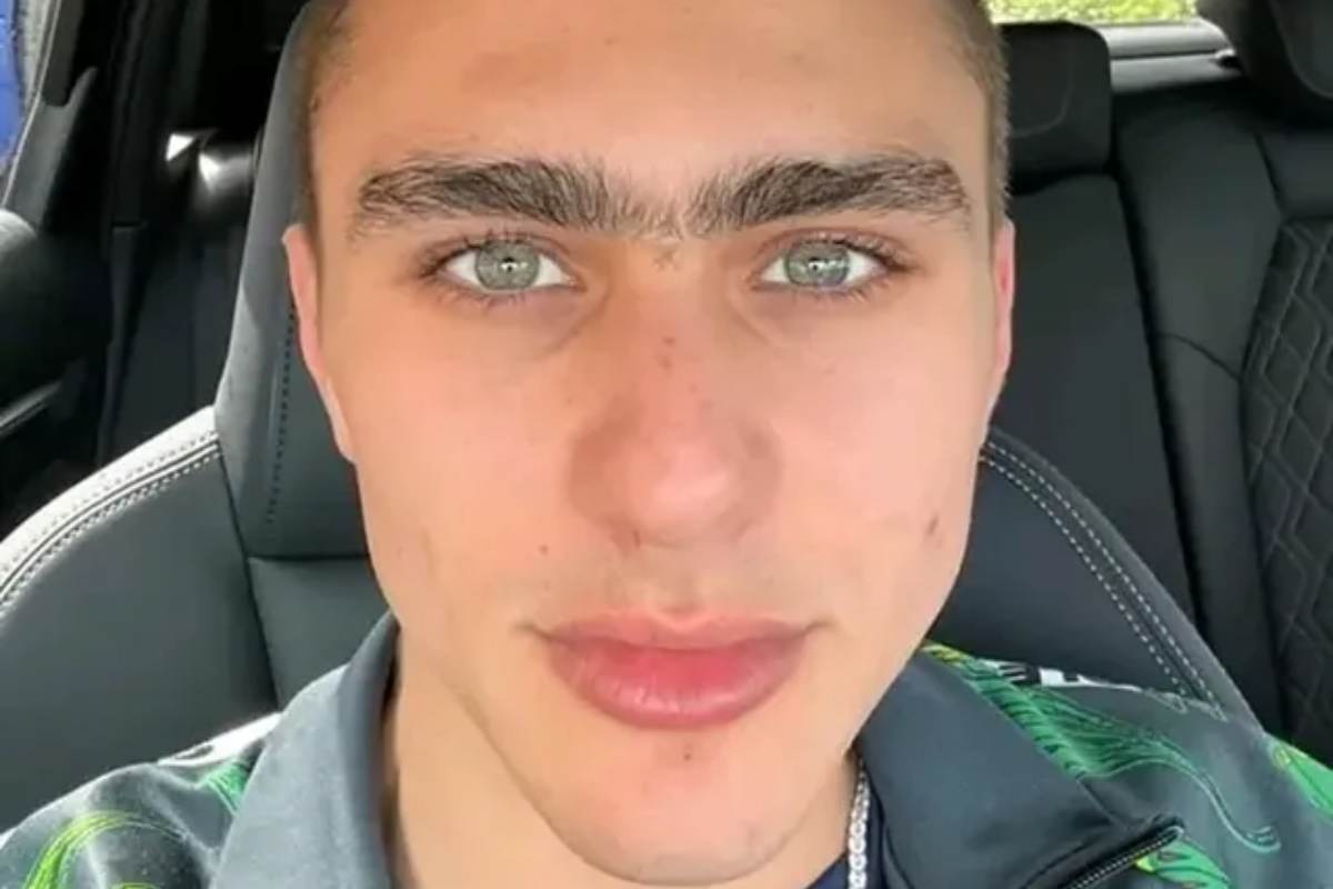 Achille figlio di Martina Colombari e Alessandro Costacurta, tra adhd droghe e tentato suicidio