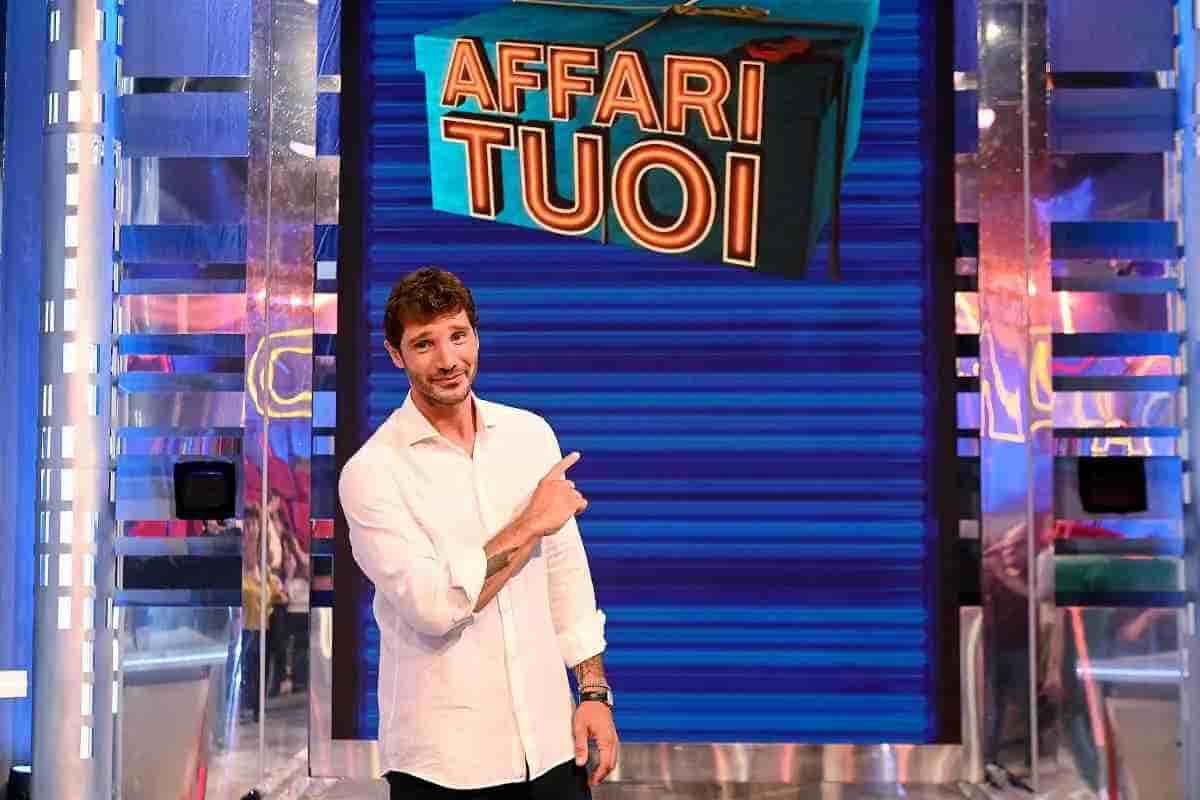 Affari tuoi sotto accusa cosa succede al programma di stefano de martino Affari tuoi sotto accusa cosa succede al programma di stefano de martino