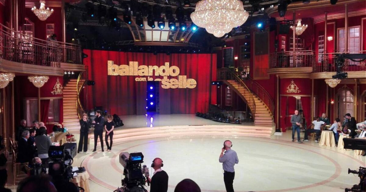 ufficialmente mamma e pap224 grande festa a ballando per le stelle per l arrivo di enea da Jumptheshark.it ufficialmente mamma e pap224 grande festa a ballando per le stelle per l arrivo di enea