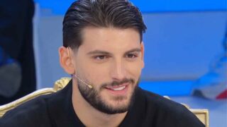 Uomini e donne spoiler segnalazione su ciro e la corteggiatrice scatena lo studio