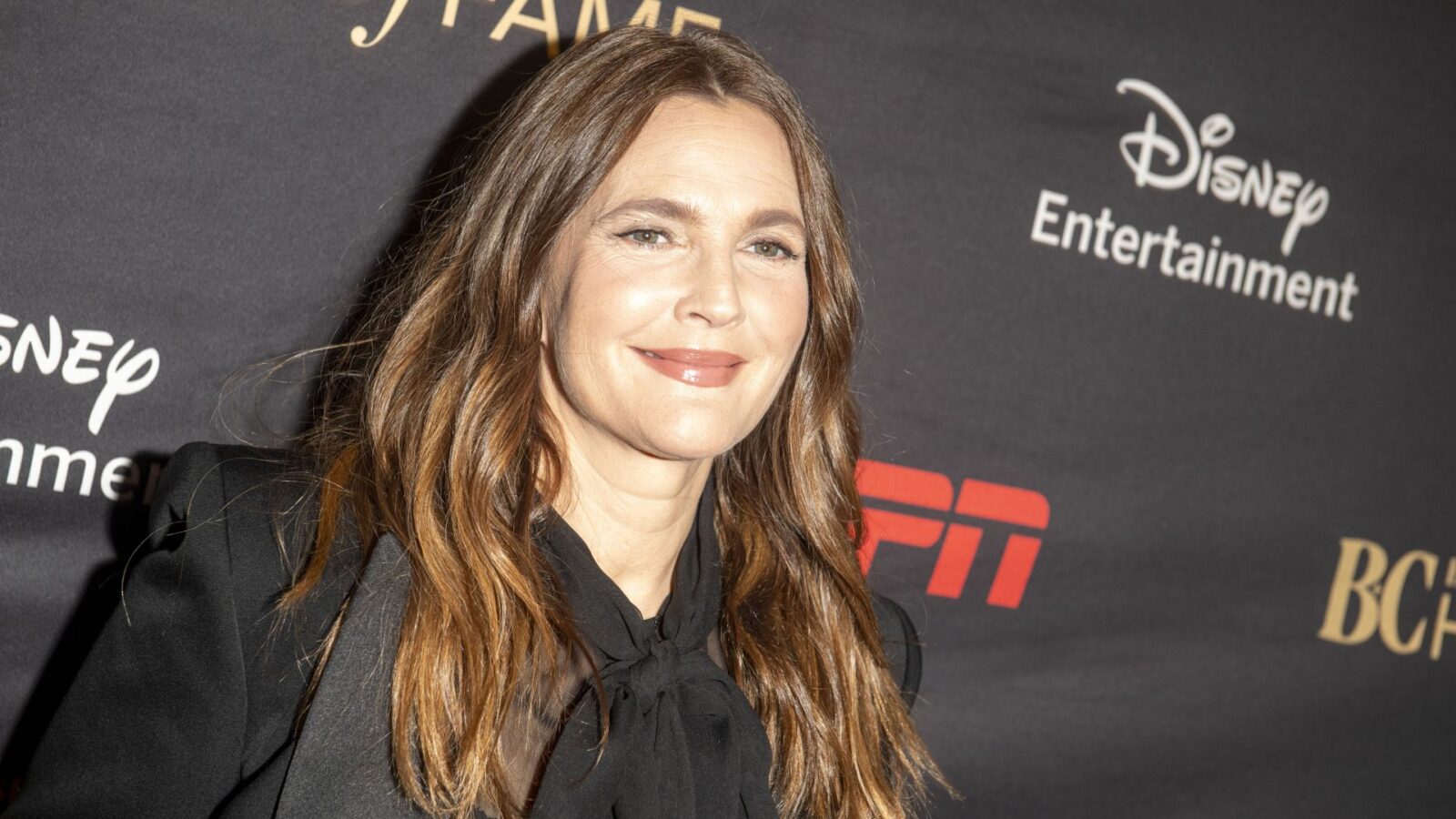 Consigli di drew barrymore per trascorrere il thanksgiving da solo