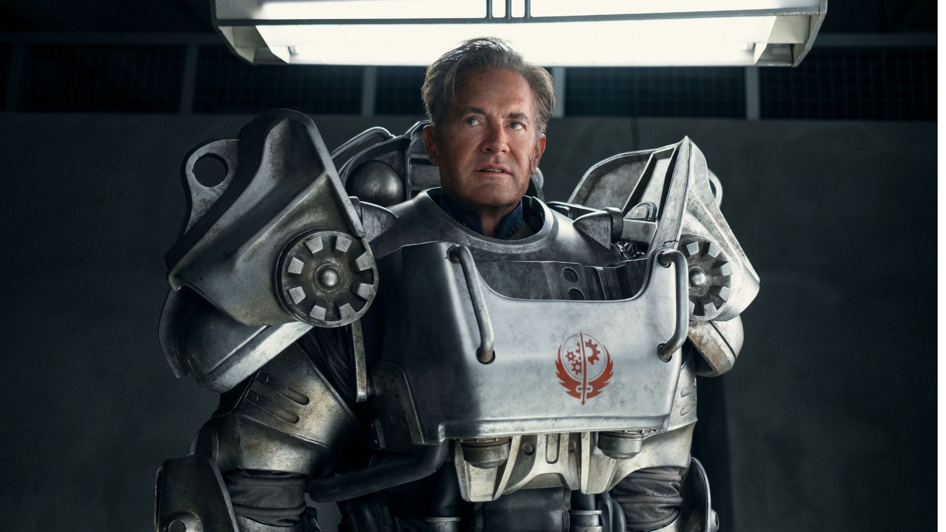 Fallout stagione 2 trailer scopri il ritorno di hank e la guerra nel deserto Fallout stagione 2 trailer scopri il ritorno di hank e la guerra nel deserto