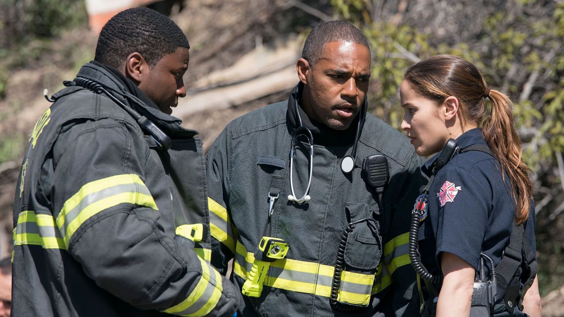 Star di Grey’s Anatomy e Station 19 si riuniscono per RJ Decker