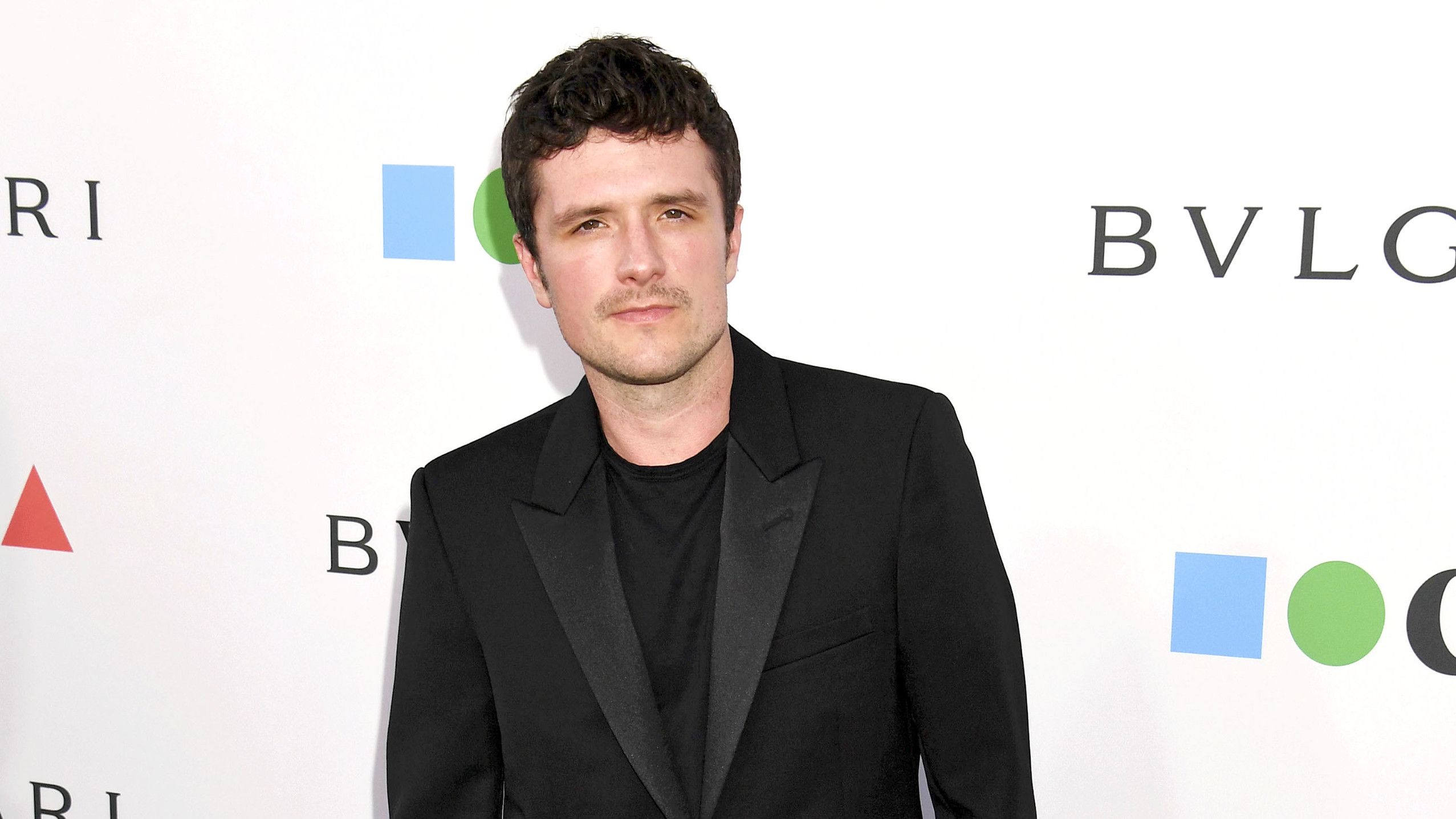 Josh Hutcherson vs Adam Brody chi è il vero fidanzato perfetto della TV