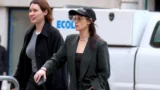 Kristen Stewart sorpresa a passeggio con un’amica a new york