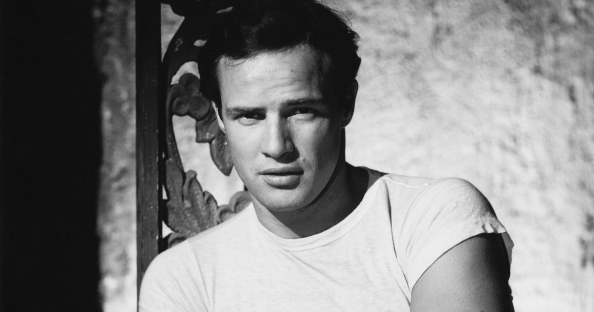 White T shirt simbolo di inquietudine e rivoluzione