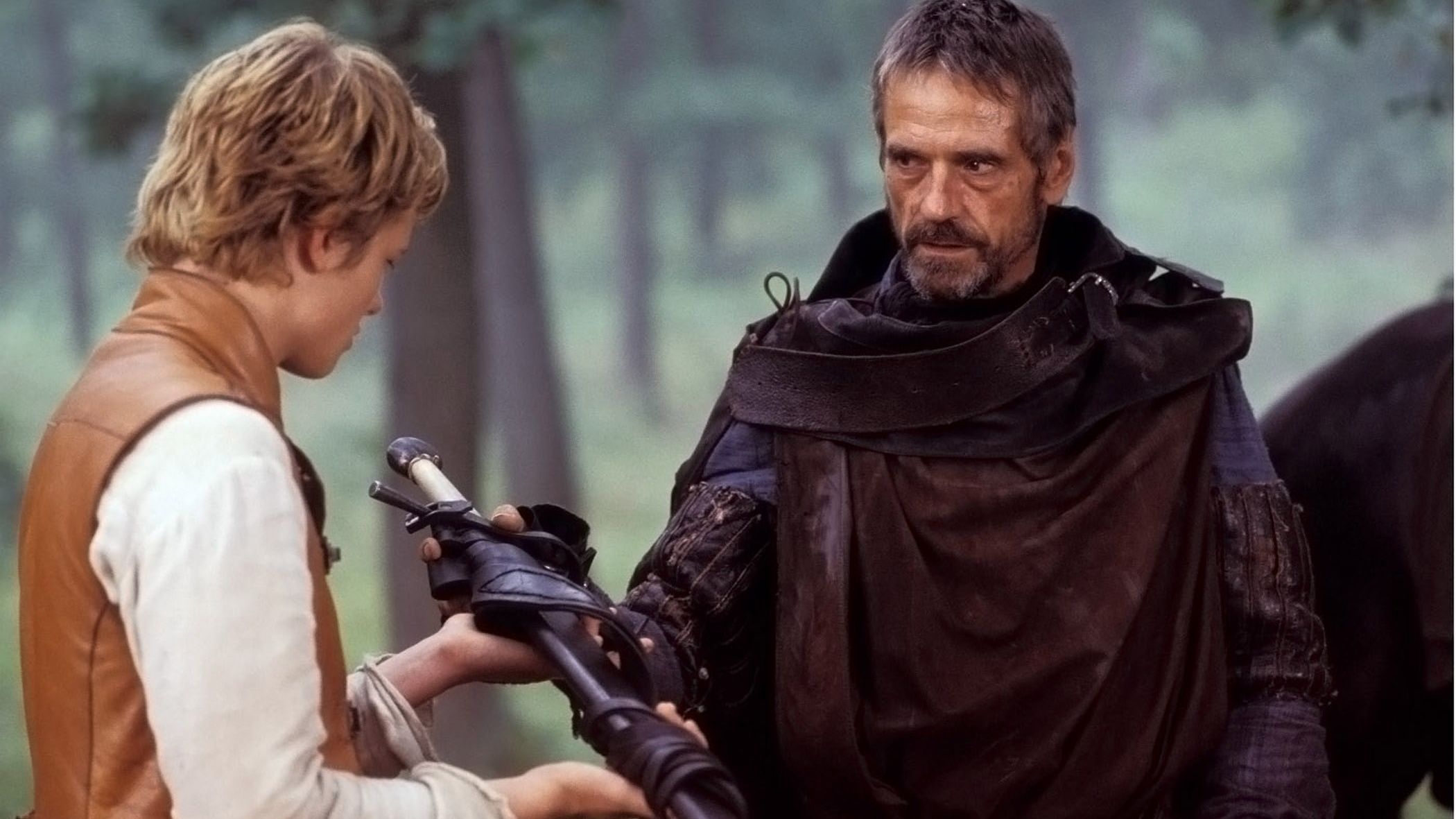 eragon autore approva scelta del fan per il cast di brom nella serie disney da Jumptheshark.it eragon autore approva scelta del fan per il cast di brom nella serie disney