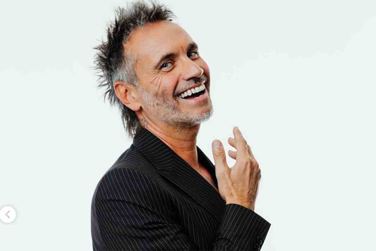 Intervista a nek: come i senior insegnano ai ragazzi a non avere fretta e ad affrontare le curve della vita