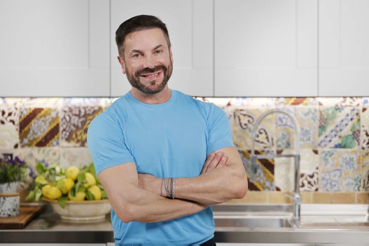 Renato aldovino torna in tv con il  format renato mammeta e tu