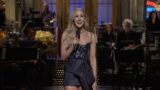 Mordente battuta di nikki glaser su saturday night live che ha infiammato gli spettatori