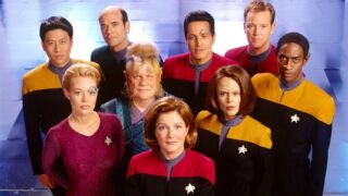 Robert Beltran critica gli episodi ripetitivi di star trek voyager con janeway e seven of nine