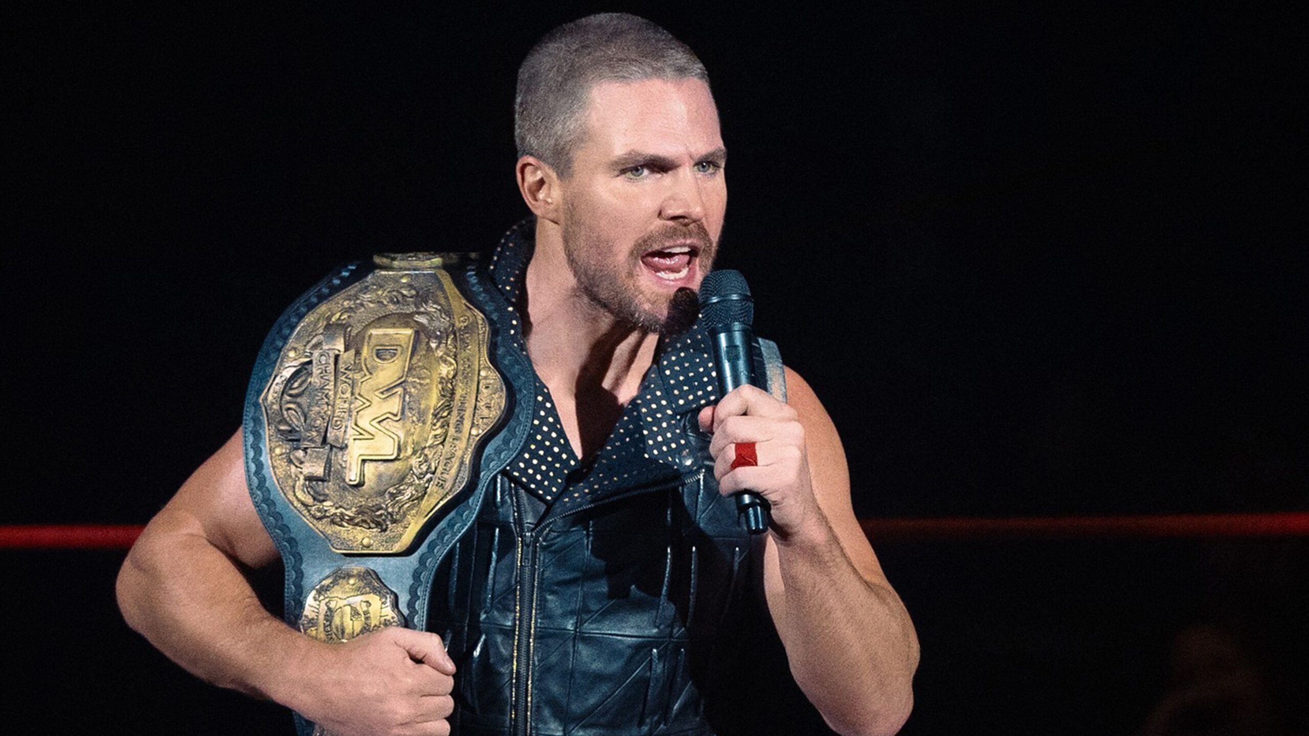 Stephen amell svela i piani per la terza stagione cancellata di heels Stephen amell svela i piani per la terza stagione cancellata di heels