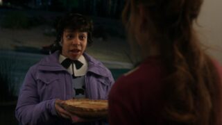 Stranger things introduce tina, l’amica di erica, nella stagione 5