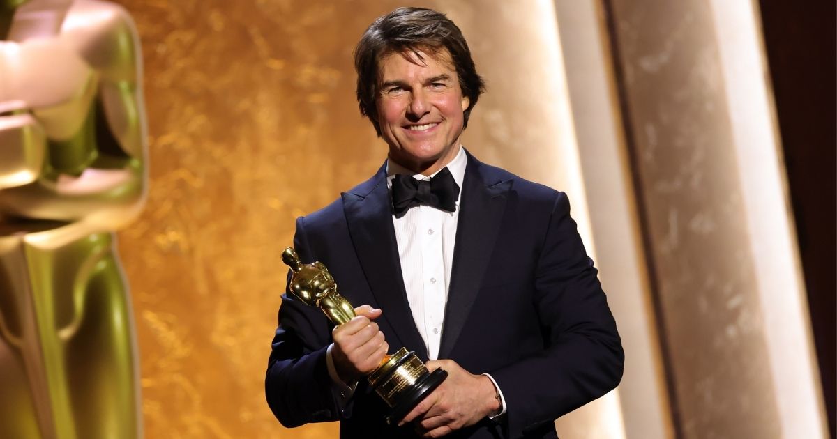 tom cruise ritira il premio oscar e commuove i fan sul suo amore per il cinema da Jumptheshark.it tom cruise ritira il premio oscar e commuove i fan sul suo amore per il cinema