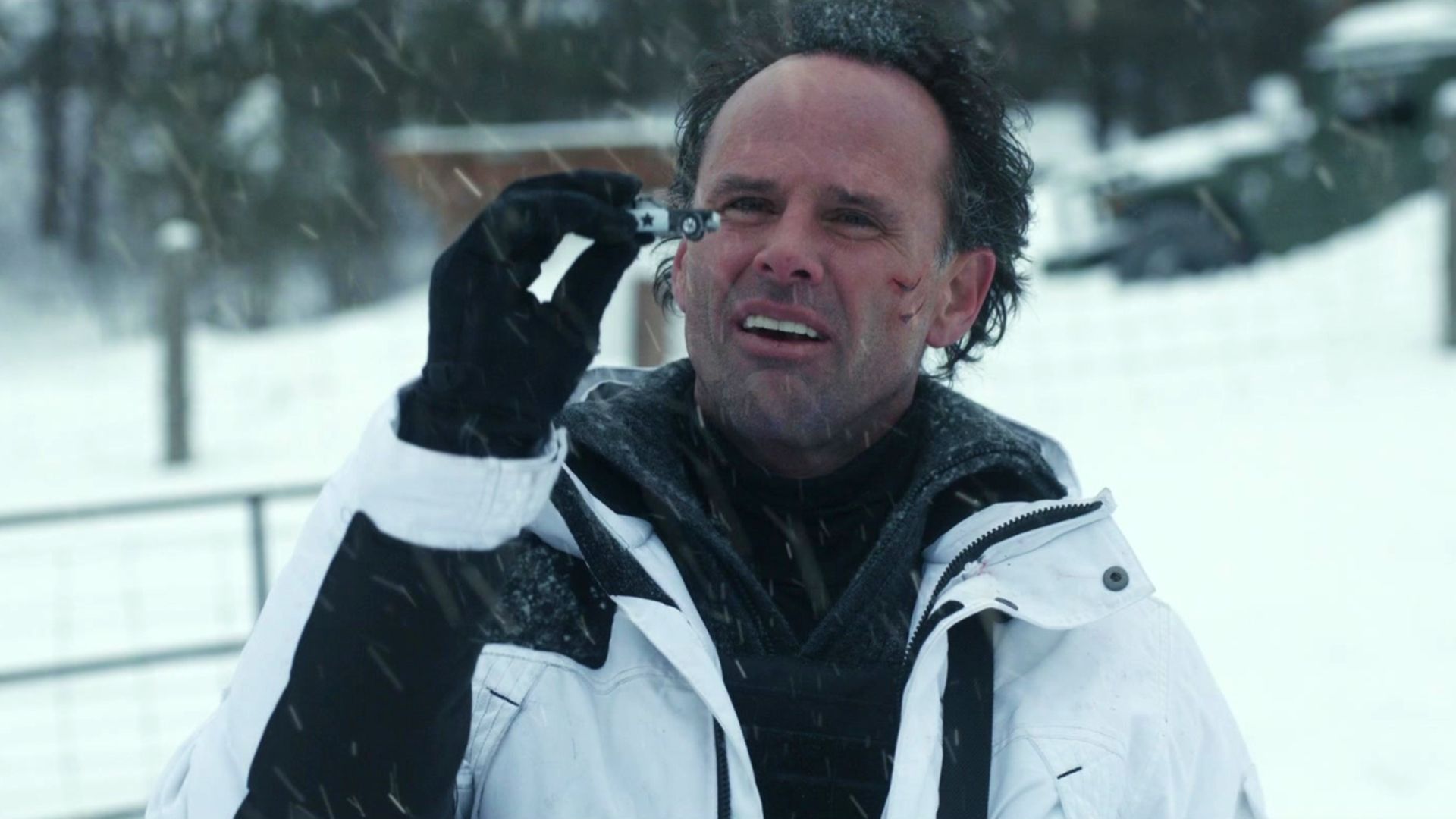 Fatman film di mel gibson come diventare un vero santa claus su netflix