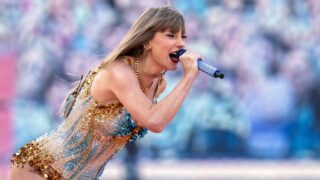 Vita di una showgirl analisi delle migliori e peggiori parole delle canzoni